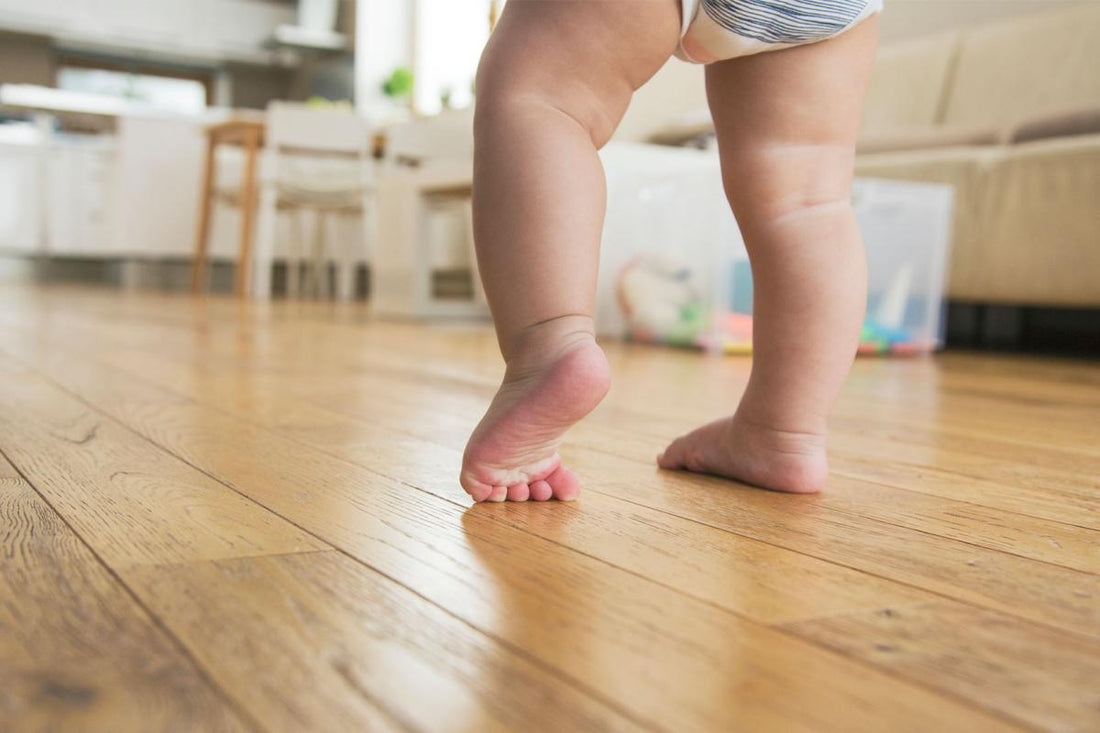 Onderzoek toont aan: een klein speeltje helpt baby's bij hun eerste stapjes