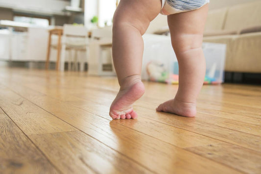 Onderzoek toont aan: een klein speeltje helpt baby's bij hun eerste stapjes